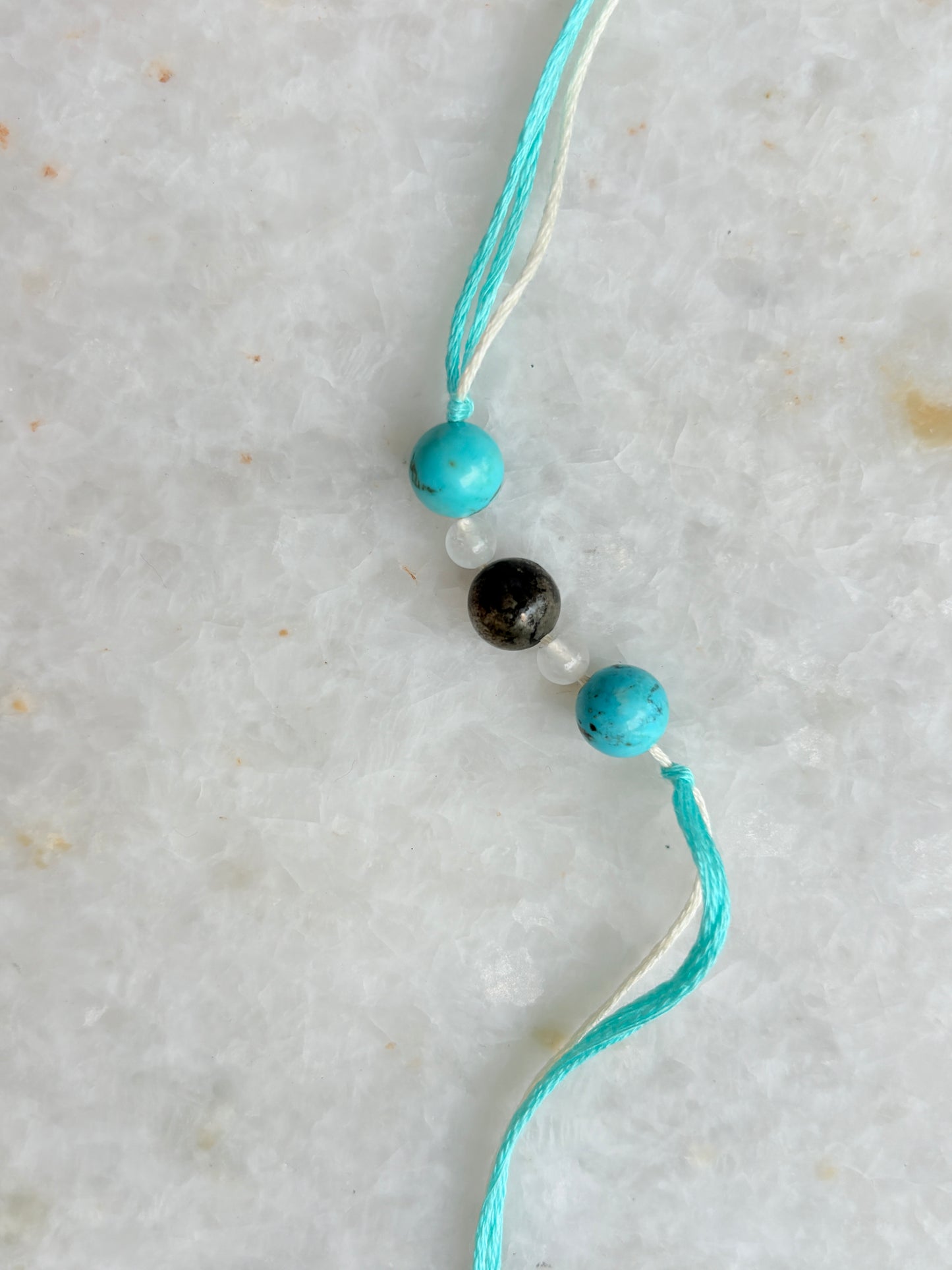 DIVYATRAYA GEMSTONE RAKHI